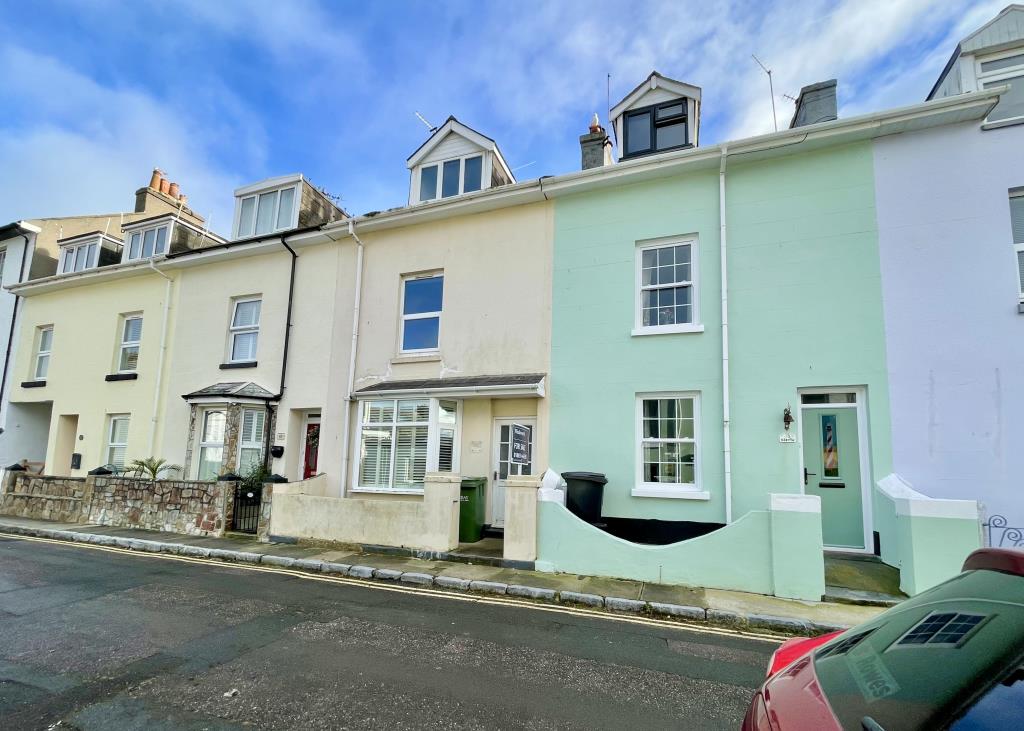 Lot: 166 - TERRACED PROPERTY FOR UPDATING - General view of front of property